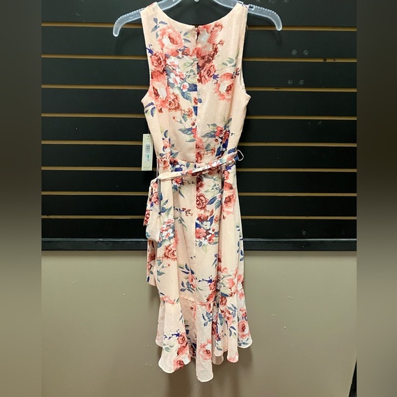 Eliza J NWT Sleeveless Floral Ruched Chiffon Faux Wrap Dress in Blush - Picture 5 of 7